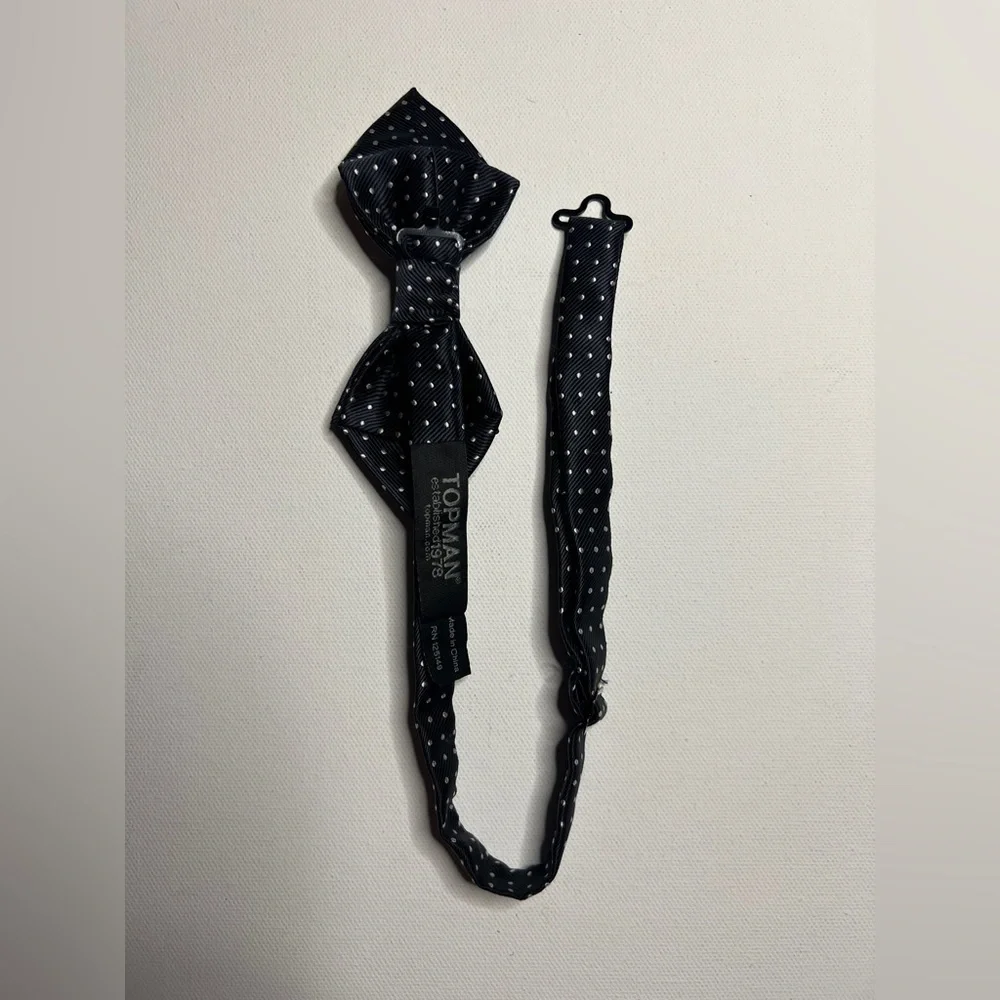 Men’s bow tie kit of 4, like new.   Topman, Urban Outfitters, band of outsiders﻿ - Picture 7 of 7